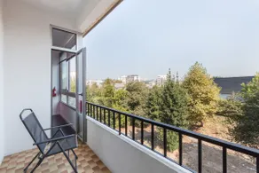 Feel at Home - Free Private Parking - Image 3