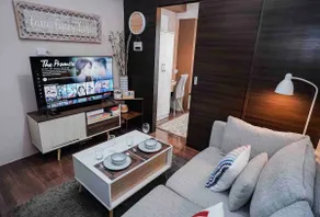LuXe das HaUs at AIR Makati with SKYLINE view - Image 4