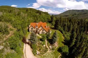 LUXURY, SECLUDED LODGE SKI AND SWIM - Image 2