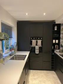 Modern Spacious 5 Bed House in Newcastle - Image 3