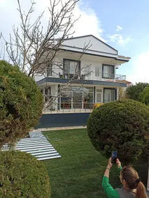 Second row view of the sea. 1 min to the beach. - Image 2