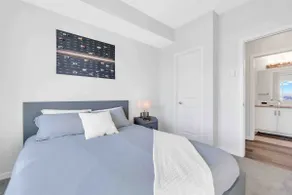 Beautiful & Modern 2 Bed-Airport Suite w/ Parking! - Image 5