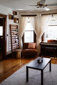 Peaceful, artistic home in the heart of downtown - Image 3