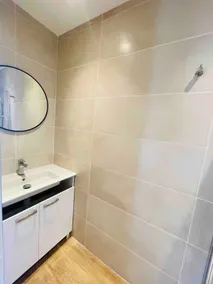 Air-conditioned 2-room in new villa, private parking - Image 4