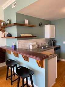 Downtown Apartment Above Coffee Shop Perfect for 2 - Image 5