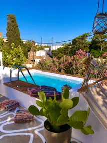 The Summer Pink House - Image 4