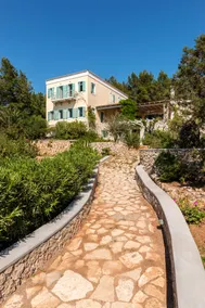 Electra Beachfront Villa - Image 5