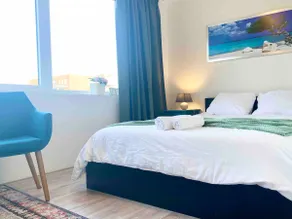 * * I(h)Art Suite | Stylish 2BR Amsterdam Stay - Image 4