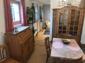 2 bedroom garden apartment 5 min from city and train station - Image 5