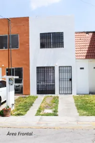 Beautiful house in a quiet private community. - Image 2