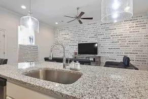 LSU 2 BR | Pet Friendly|Pool| Fitness| Sleep 4 - Image 3