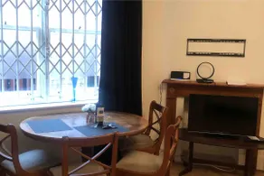 Cottage style accommodation - Image 4