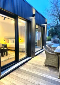 Luxury apartment with cozy garden! - Image 4