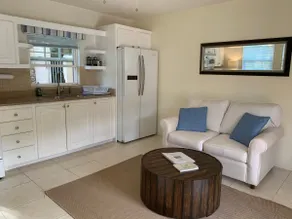 1 Bedroom Luxury Apartment Centrally Located - Image 4