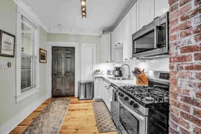 Elmwood - King Bed - 1.5 bath - Patio - Walkable - Image 4