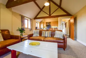 Cider House, Oosland Farm - Image 2