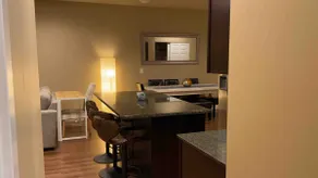 Cozy 3 bedroom Condo on 2nd/Top floor - Image 4
