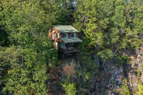 Cliffhanging Cabin over French Broad River between Hot Springs, NC and Gatlinburg Tn - Image 2