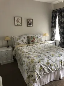 Davies Cottage, cosy, comfortable base - Image 3