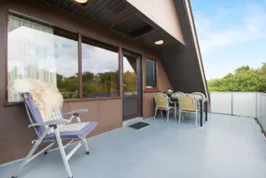 Cozy apartment with large balcony (East-facing) - Image 2
