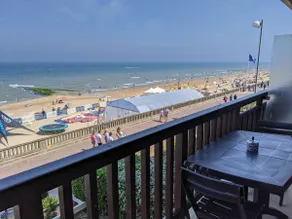 A balcony over the sea - Image 4