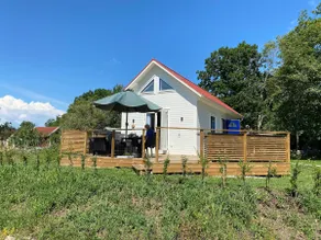 Fresh, air-conditioned cabin - Image 3
