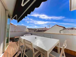 Attic Triana 100 meters with terrace and parking - Image 3