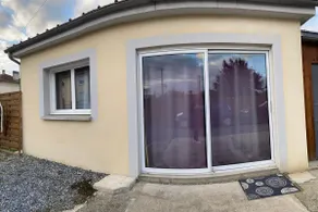Independent 2-room apartment with free parking - Image 2
