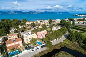 Beautiful villa with a pool, air conditioning, and Wi-Fi. Quiet and close to the ocean - Image 3