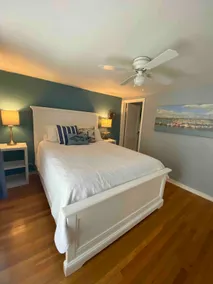 #3 Bright 1-Bdrm suite downtown with parking - Image 3