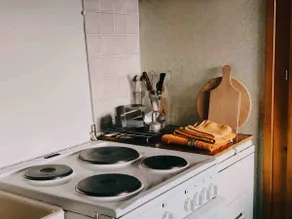 2-room apartment in historic Valais house - Image 4
