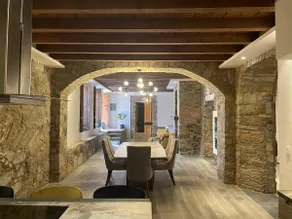 Central location, for the upscale traveler. 5 STAR - Image 3