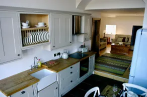 Superb conversion with spectacular views - Image 5