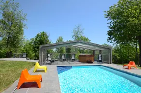 UNIQUE! 40 Pvt. Ac. Fireplace, Grill, Enclosed Heated Pool & Hot Tub - Image 4