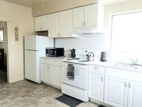 Cozy, 1BR Bungalow Close to VMM Hosp & College - Image 3
