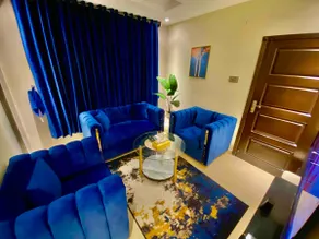 Royal blue themed 1BHK Netflix-Wifi-Heating-201 - Image 2