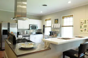Stylish Renovated Chapel -Close to Everything! - Image 5