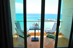 Beachfront penthouse with spectacular seaviews - Image 5