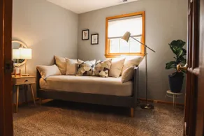 The Carriage House Apartment - Image 5
