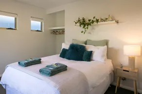 Seaside Apartment - Image 2