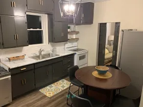 ”The Mainstay” newly renovated and ideal location! - Image 5