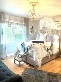 The Glam Cottage, Glamorous Southern Charm & cows. - Image 5