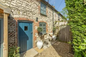 No33 THORNHAM BOUTIQUE COTTAGES - Image 2