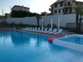 Three-room apartment in 6-bed residence with swimming pool - Image 4