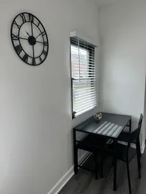 Luxury Cottage: Marshall, St. Mary’s, Downtown - Image 4