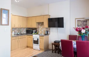 Town Centre Apartment - Image 5
