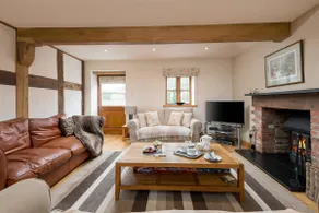 Garden, parking, shared games room, dogs welcome - Image 4