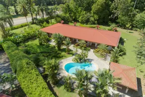 Amazing suite 103 walking distance to beach! - Image 2