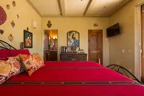 Serene Courtyard Suite in Wine Country - Image 2