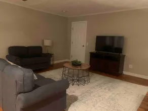 The 182 - Image 2